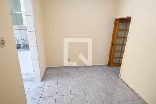 Sala de kitnet/studio para alugar com 1 quarto, 36m² em Centro, Campinas
