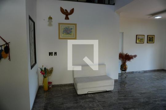 Sala 1 de casa para alugar com 4 quartos, 1000m² em Vila Frezzarin, Americana