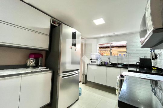 Cozinha de casa para alugar com 2 quartos, 77m² em Cidade Ademar, São Paulo