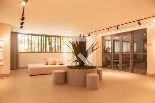 Hall social de apartamento à venda com 2 quartos, 75m² em Parque Imperial, São Paulo
