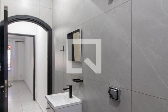 Lavabo de casa à venda com 2 quartos, 130m² em Vila das Palmeiras, Guarulhos