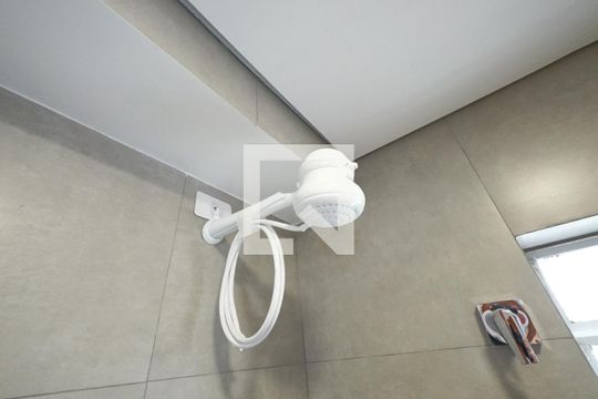 Banheiro de serviço de apartamento para alugar com 2 quartos, 89m² em Vila Mariana, São Paulo