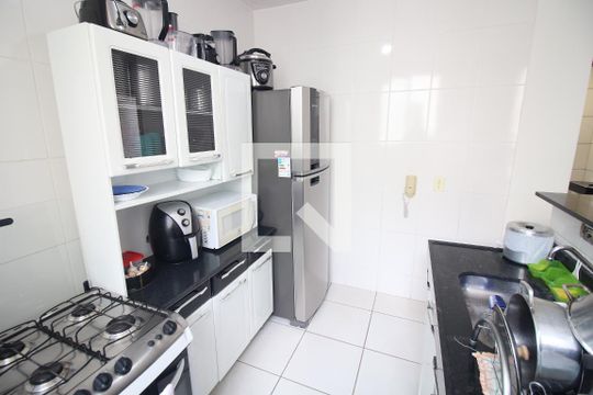 Cozinha e Área de Serviço de apartamento à venda com 2 quartos, 47m² em Califórnia, Contagem