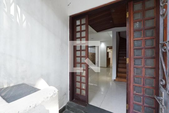 Entrada de casa para alugar com 3 quartos, 140m² em Vila Mariana, São Paulo
