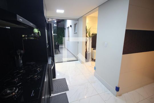 Cozinha de apartamento à venda com 2 quartos, 87m² em Tirol, Contagem