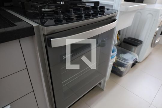 Apartamento à venda com 2 quartos, 72m² em Vila Castelo, São Paulo