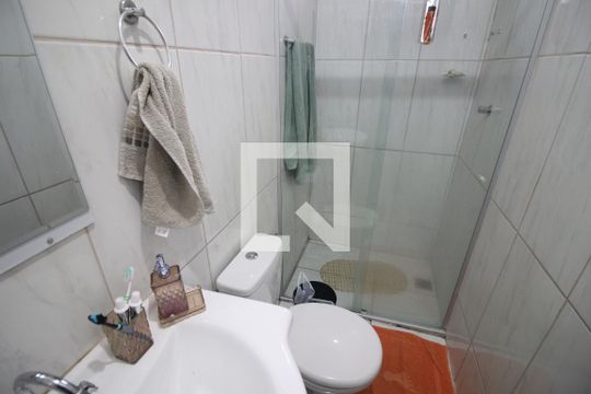 Banheiro de casa à venda com 3 quartos, 390m² em Industrial, Contagem