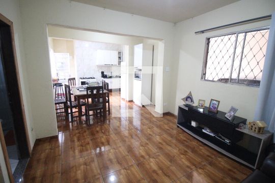 Sala de casa à venda com 3 quartos, 390m² em Industrial, Contagem