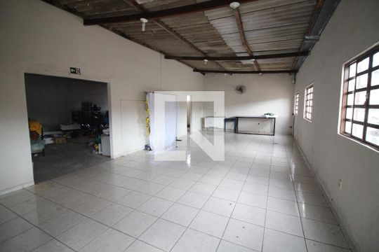 Terraço de casa à venda com 3 quartos, 390m² em Industrial, Contagem