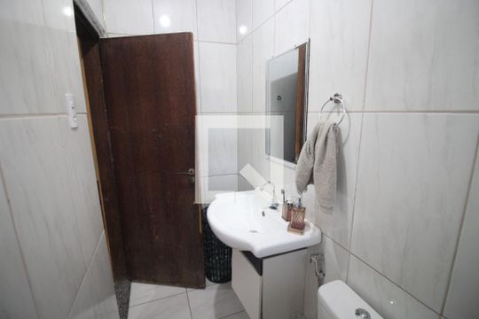 Banheiro de casa à venda com 3 quartos, 390m² em Industrial, Contagem