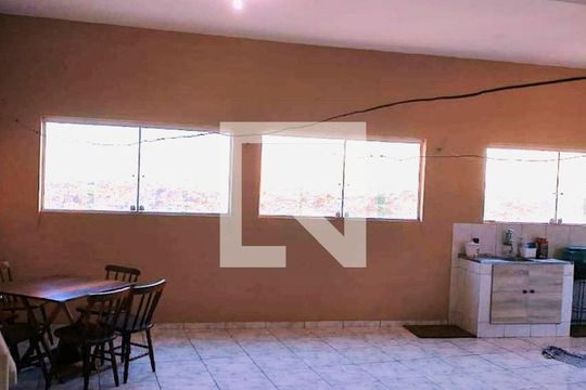 Área externa de casa à venda com 5 quartos, 200m² em Jardim Peri, São Paulo