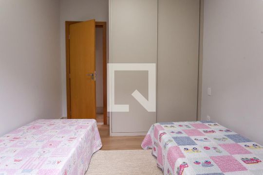 quarto 1 de casa de condomínio à venda com 5 quartos, 1000m² em Retiro do Chalé, Brumadinho