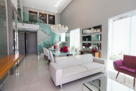 Sala de casa para alugar com 4 quartos, 300m² em Jardim Karaíba, Uberlândia