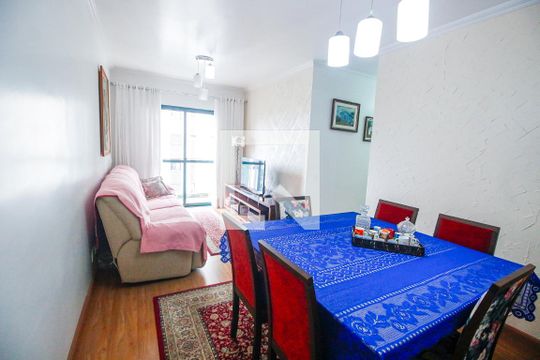 Sala de apartamento à venda com 3 quartos, 75m² em Vila Suzana, São Paulo