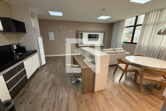 Apartamento à venda com 2 quartos, 80m² em Coracao de Jesus, Belo Horizonte