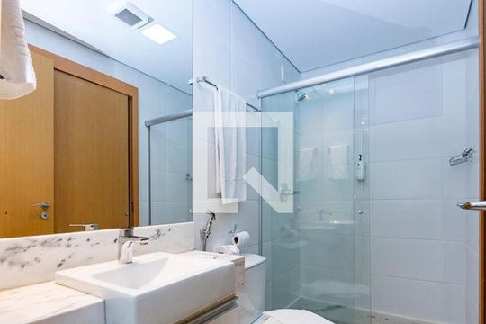 Banheiro Social de apartamento à venda com 1 quarto, 51m² em Coracao de Jesus, Belo Horizonte