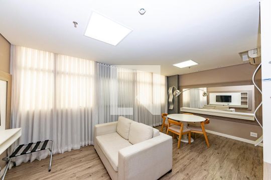 Sala de apartamento à venda com 1 quarto, 51m² em Coracao de Jesus, Belo Horizonte