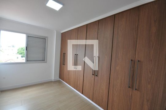 Quarto 2 de apartamento para alugar com 2 quartos, 74m² em Vila Bancaria Munhoz, São Paulo
