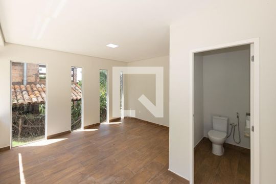 Sala 1 de casa de condomínio à venda com 3 quartos, 332m² em Arvoredo, Nova Lima