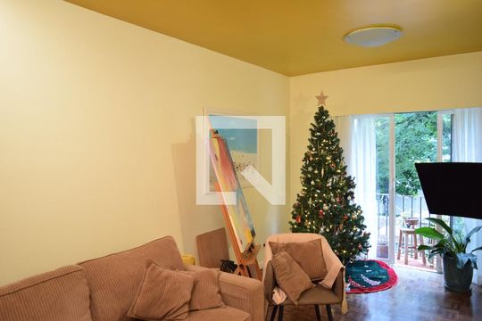 Sala de apartamento à venda com 2 quartos, 80m² em Vila Madalena, São Paulo