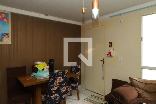 Sala de apartamento para alugar com 2 quartos, 58m² em Conjunto Residencial José Bonifácio, São Paulo