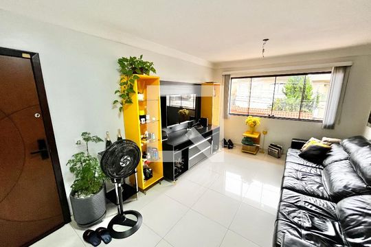 Sala de casa à venda com 3 quartos, 160m² em Vila Roque, São Paulo