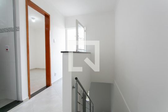 Hall do Quarto de casa para alugar com 2 quartos, 70m² em Jardim Itapemirim, São Paulo