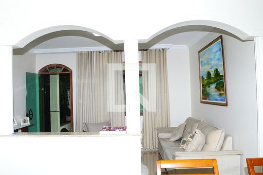 Detalhe Sala de casa à venda com 3 quartos, 302m² em Vitoria, Belo Horizonte