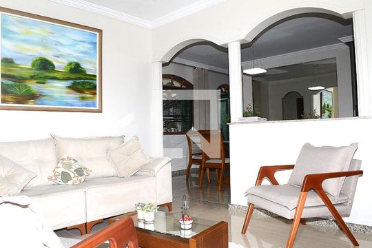 Sala de casa à venda com 3 quartos, 302m² em Vitoria, Belo Horizonte