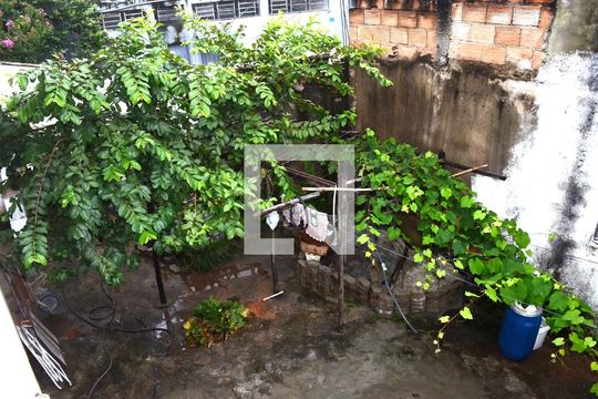 Quintal de casa à venda com 3 quartos, 302m² em Vitoria, Belo Horizonte