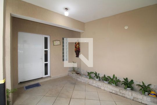 Garagem de casa à venda com 3 quartos, 170m² em Vila Ester (zona Norte), São Paulo