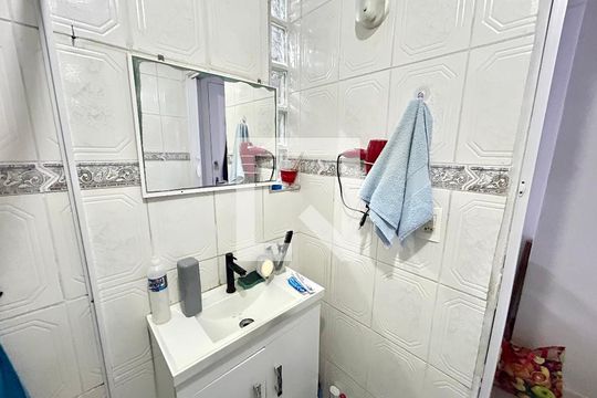Banheiro de kitnet/studio à venda com 1 quarto, 24m² em Centro, Guarulhos