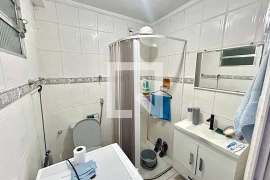 Banheiro de kitnet/studio à venda com 1 quarto, 24m² em Centro, Guarulhos