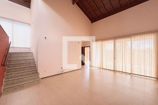 Sala andar inferior de casa de condomínio à venda com 4 quartos, 300m² em Jardim Caxambu, Jundiaí