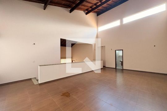 Sala de casa de condomínio à venda com 4 quartos, 300m² em Jardim Caxambu, Jundiaí