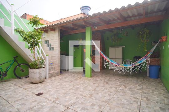 Churrasqueira de casa à venda com 2 quartos, 80m² em Santos Dumont, São Leopoldo