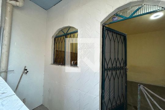 Varanda de kitnet/studio para alugar com 1 quarto, 26m² em Ricardo de Albuquerque, Rio de Janeiro