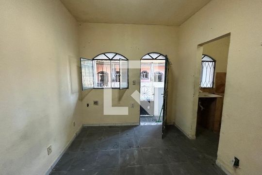 Sala de kitnet/studio para alugar com 1 quarto, 26m² em Ricardo de Albuquerque, Rio de Janeiro