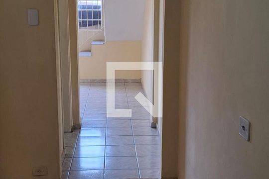 Corredor de casa para alugar com 1 quarto, 55m² em Brasilândia, São Paulo