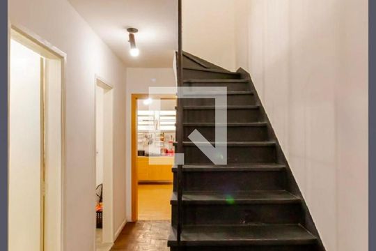 Casa à venda com 3 quartos, 185m² em Jardim Santa Emilia, São Paulo