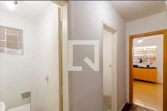 Corredor de casa à venda com 3 quartos, 185m² em Jardim Santa Emilia, São Paulo