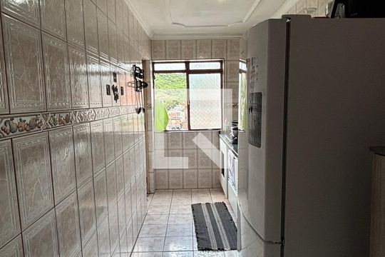 Cozinha de apartamento à venda com 2 quartos, 53m² em Jardim Santo André Cdhu, Santo André