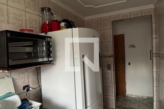 Cozinha de apartamento à venda com 2 quartos, 53m² em Jardim Santo André Cdhu, Santo André