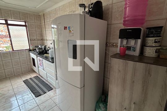 Cozinha de apartamento à venda com 2 quartos, 53m² em Jardim Santo André Cdhu, Santo André