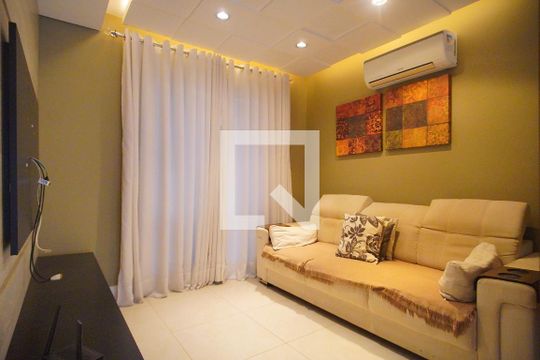 Sala  de casa de condomínio para alugar com 3 quartos, 124m² em Pinheiro, São Leopoldo