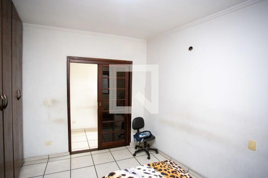 Quarto 1 de casa à venda com 3 quartos, 253m² em Cidade Júlia, São Paulo