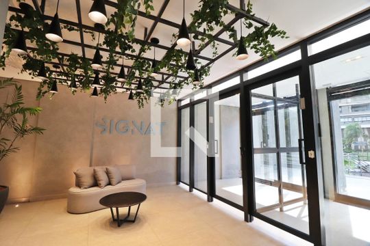 Hall de entrada de apartamento para alugar com 3 quartos, 90m² em Jardim Sul, Uberlândia
