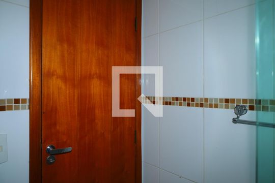 Banheiro 2 de casa à venda com 3 quartos, 90m² em Parque Cruzeiro do Sul, São Paulo