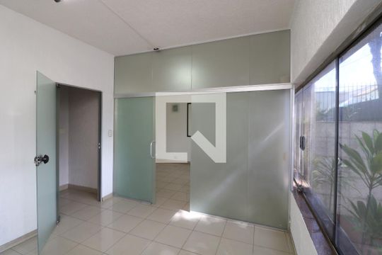 Sala de casa para alugar com 3 quartos, 300m² em Jardim Avelino, São Paulo