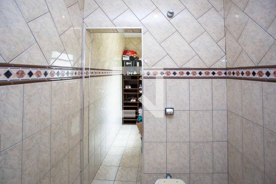 Banheiro da Suíte de casa à venda com 4 quartos, 76m² em Eldorado, Diadema